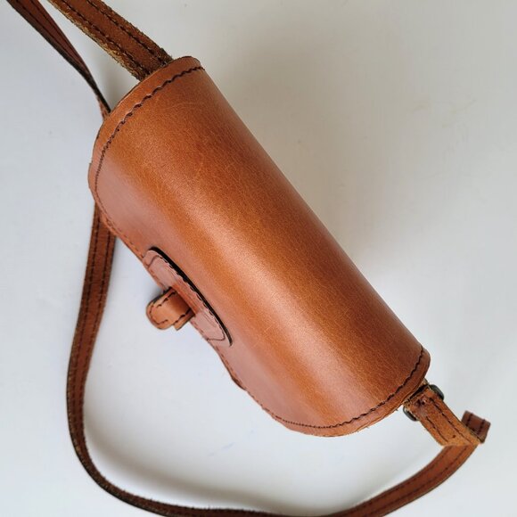 Vintage Handmade Thick brown leather crossbody saddle bag with embossed horse - Picture 7 of 9